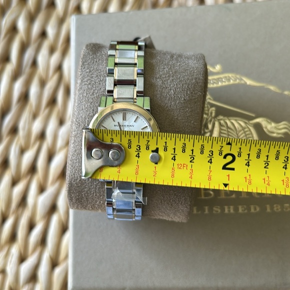 NWT Burberry Two Tone Watch - Picture 8 of 10